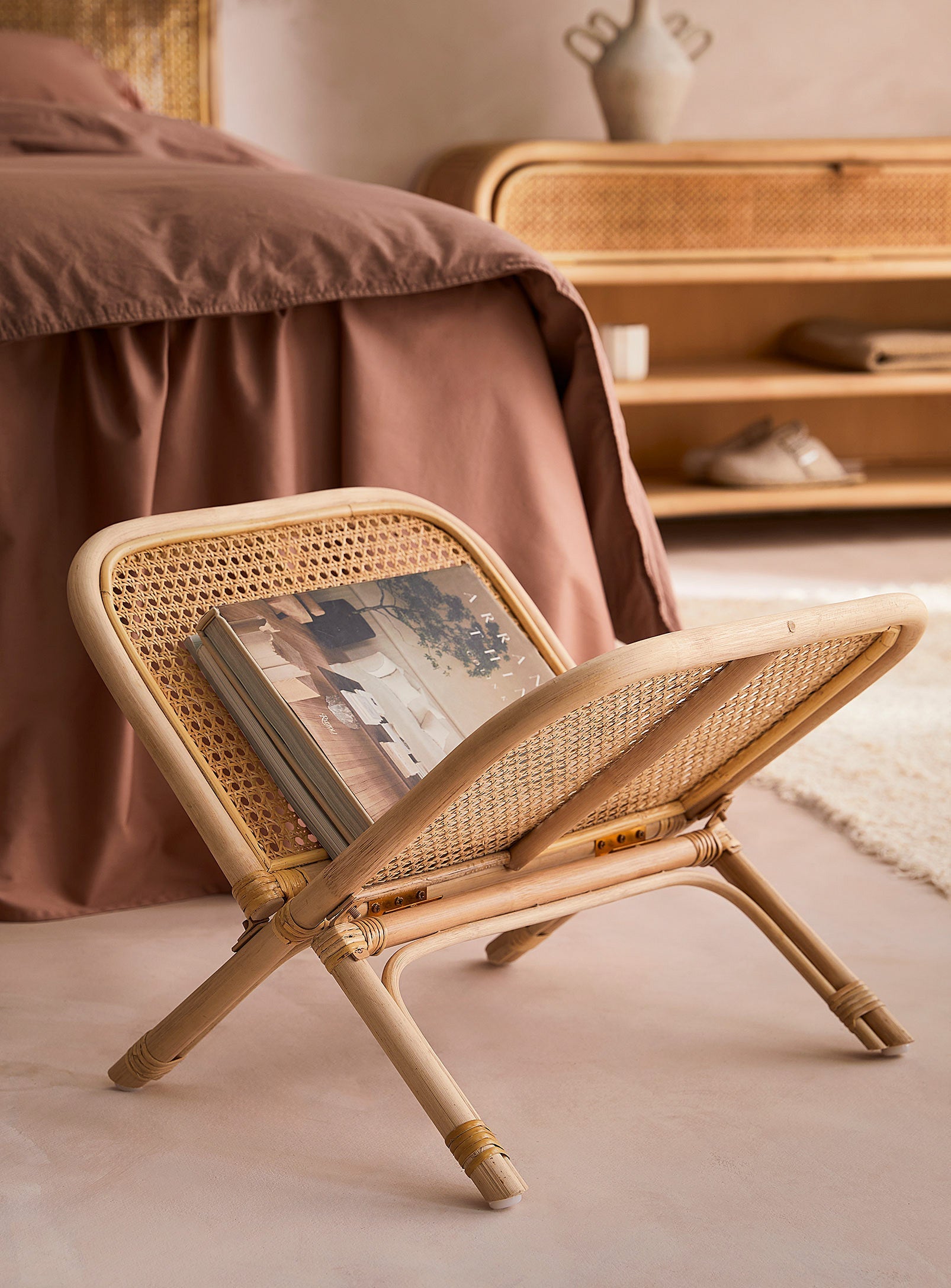Ozone Magazine Rack