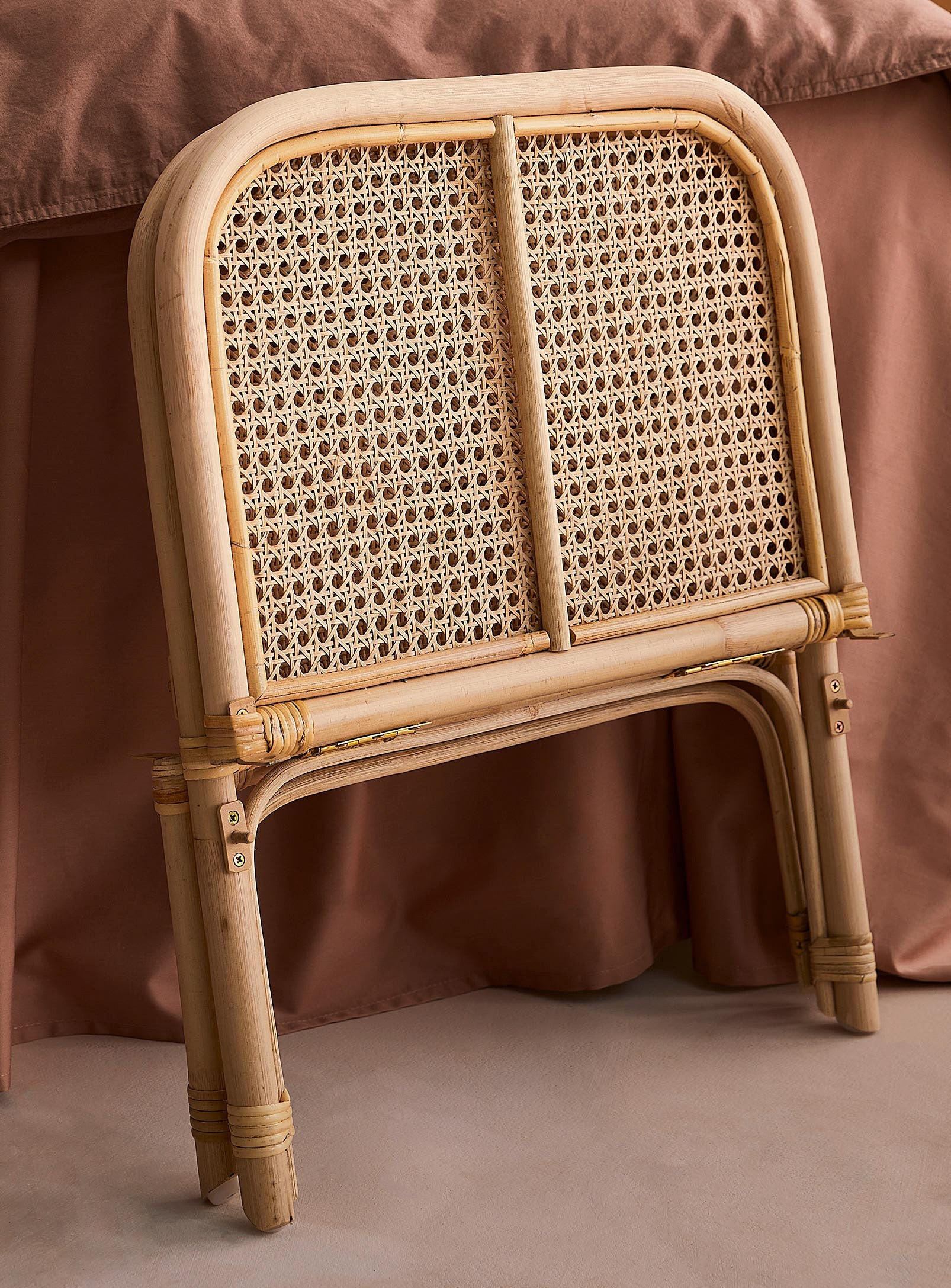 Ozone Magazine Rack