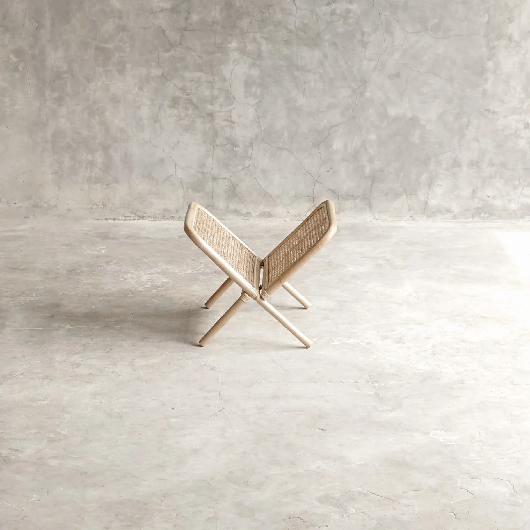 Ozone Magazine Rack